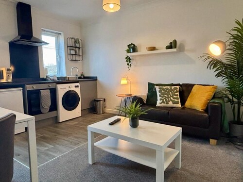 Flat 2 High Street Apartments, One Bed