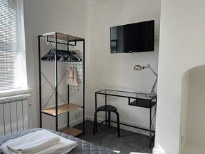 1 bedroom, iron/ironing board, free WiFi