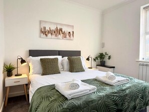 1 habitación, tabla de planchar con plancha y wifi gratis 
