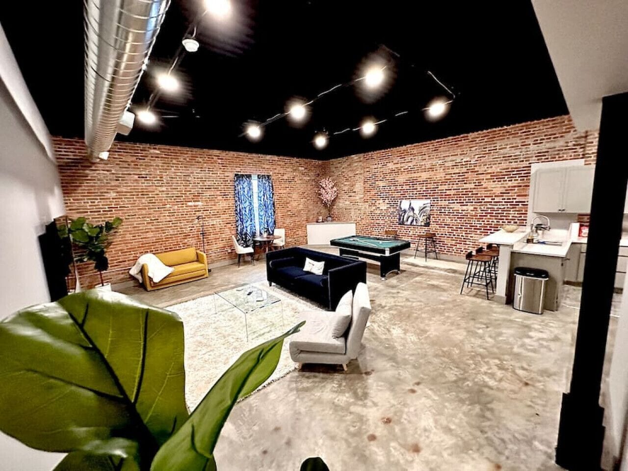 .The Loft At 612 Downtown Gadsden.