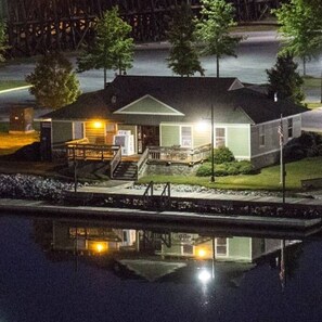 المنشأة من الخارج