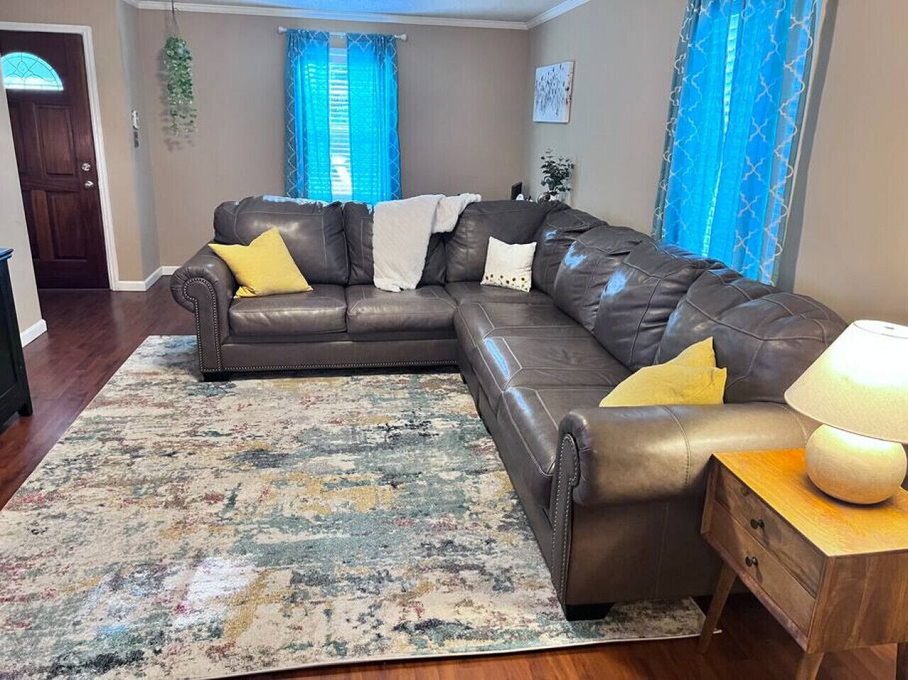 *Spacious Family Home - Downtown Gadsden!*