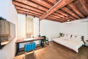 Unclassified image, 2 of 147, button - Yunhu Inn (Dali City)