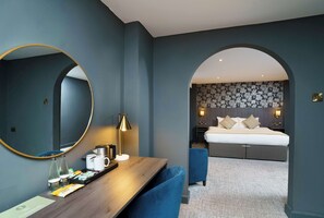 Junior Suite | Desk, laptop workspace, soundproofing, free WiFi