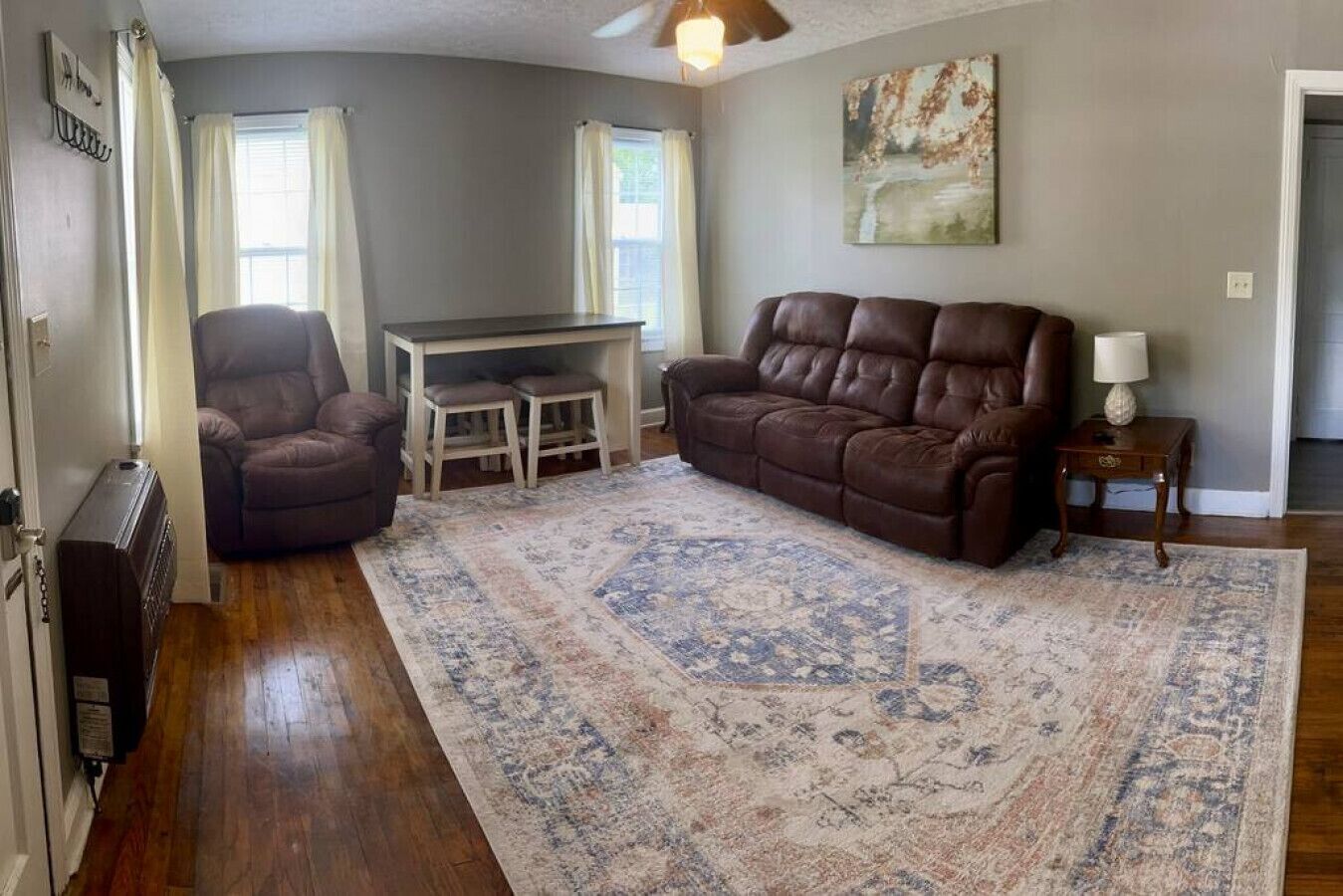 ★ Cheerful Home Close to everything in Gadsden. ★