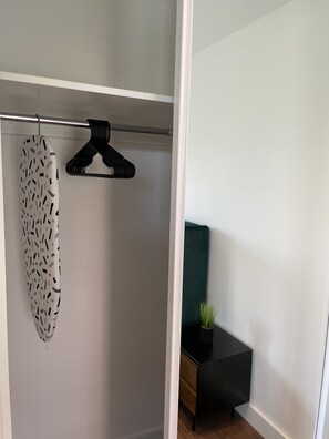 Interior - Spacious modern studio apartment in London (Barking)