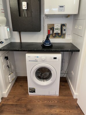 Interior - Spacious modern studio apartment in London (Barking)