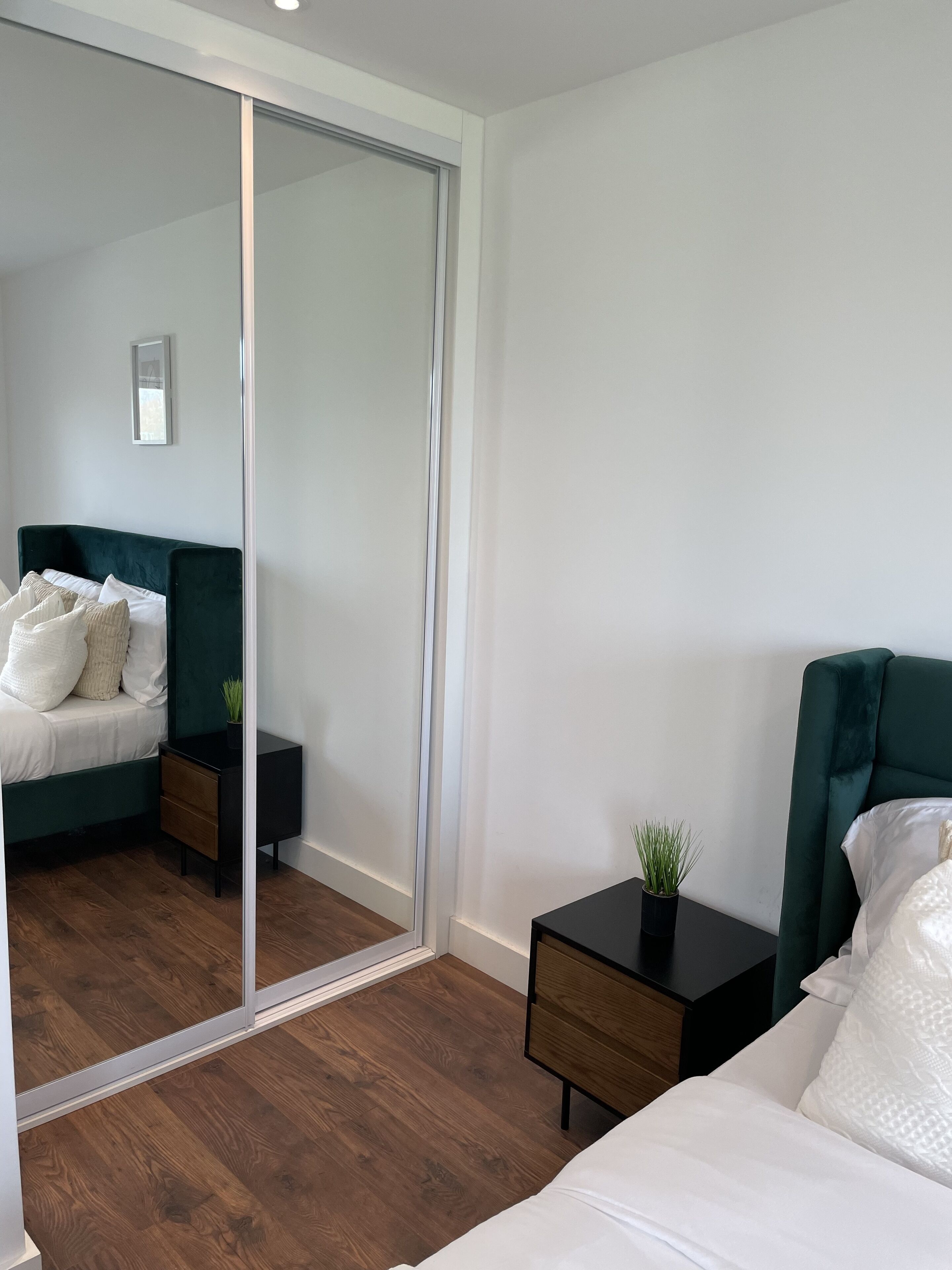 Spacious modern studio apartment in London