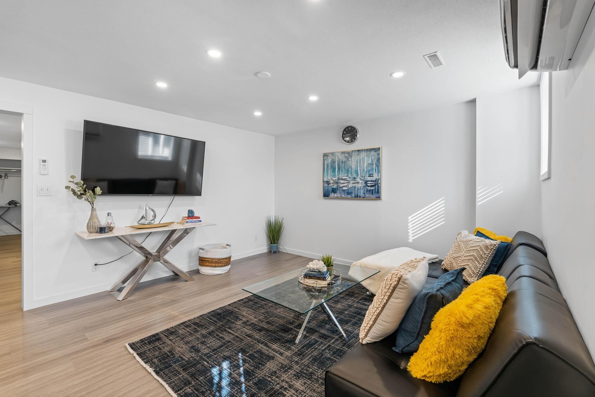 Modern 3 Bedrooms Suite