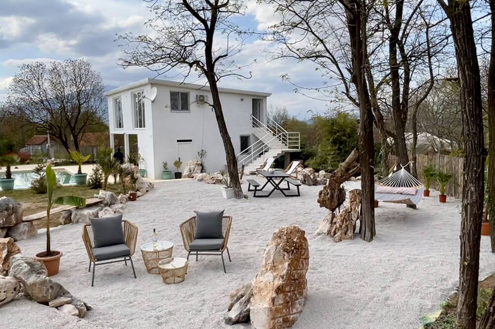 The Rock Star's Villa with Private Pool and Beach