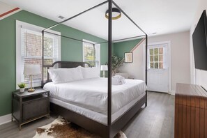 4 habitaciones, tabla de planchar con plancha, wifi y ropa de cama