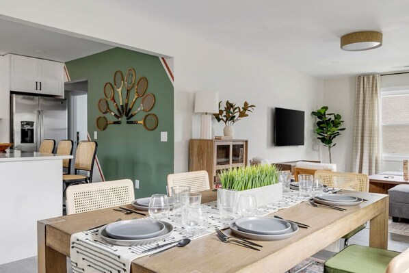 Dining - Brand New Pool! 4 Bedroom in Park Circle (North Charleston)