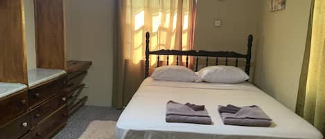 2 Schlafzimmer, Bügeleisen/Bügelbrett, kostenloses WLAN, Bettwäsche