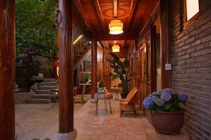 Interior - Xiangshangpin Hostel (Lijiang)