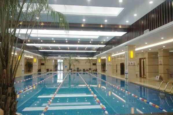 Indoor pool - Shizhushan dezheng Hotel (Yizheng)