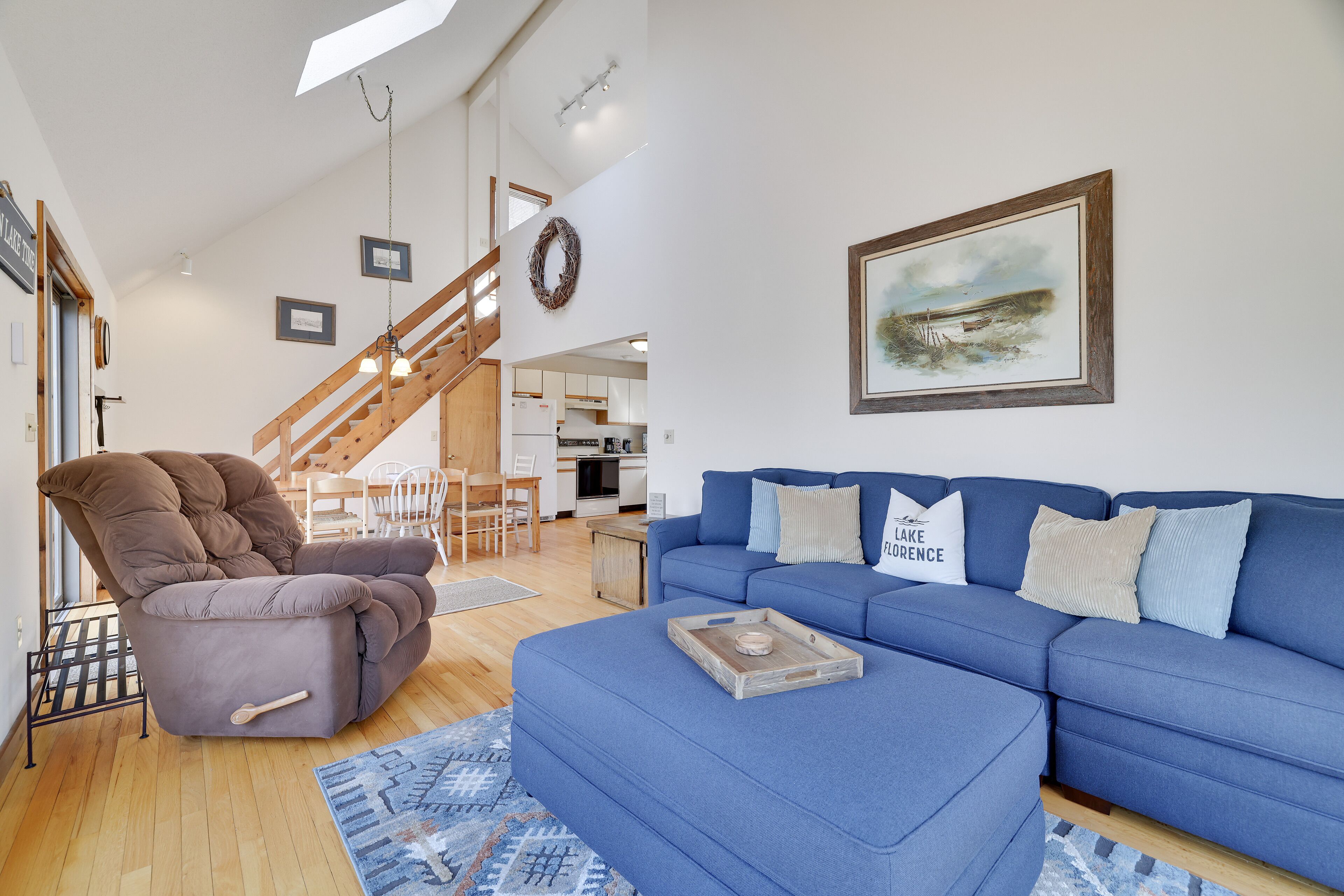 Secluded Lakefront Cabin in the woods with firepit