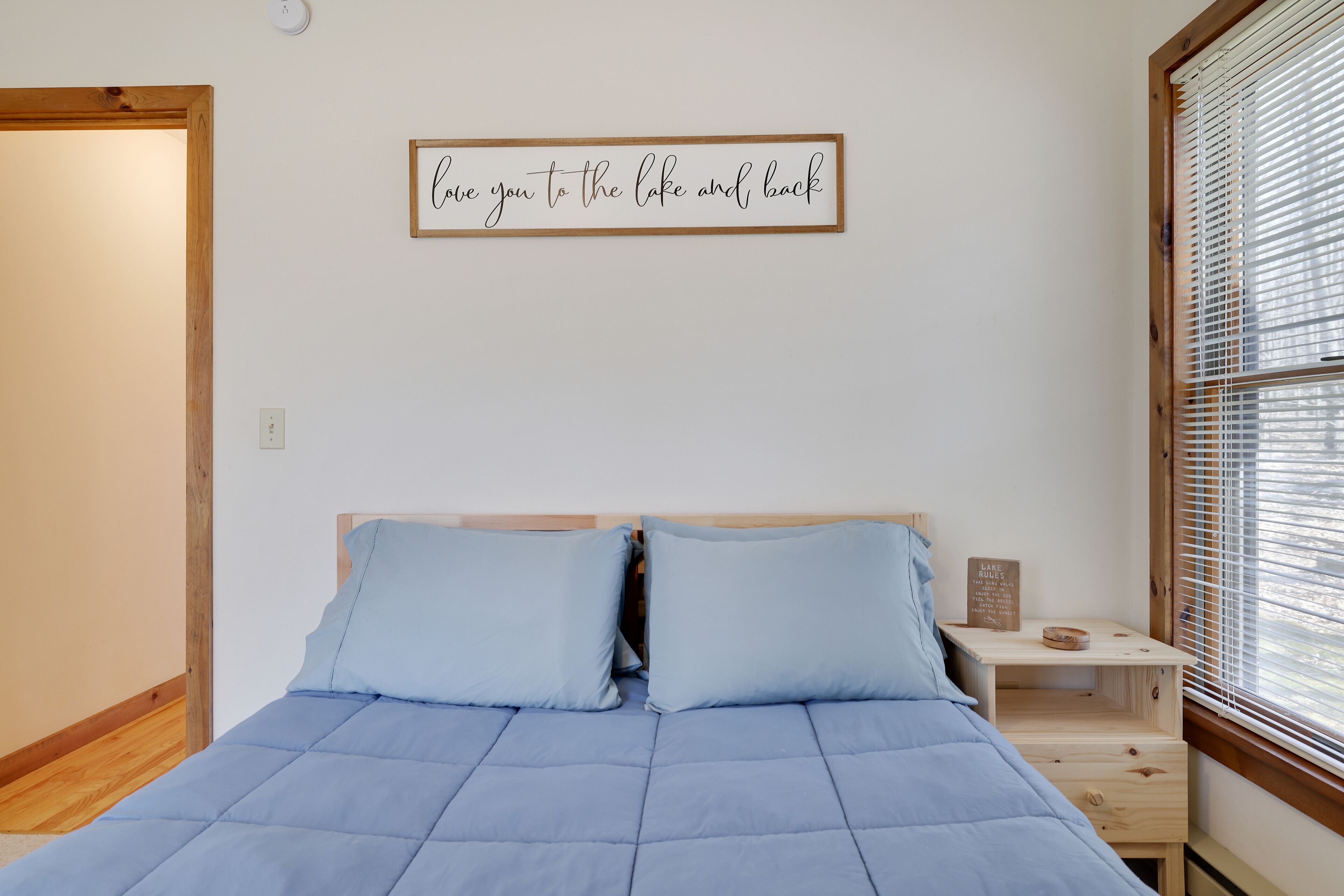 Secluded Lakefront Cabin in the woods with firepit