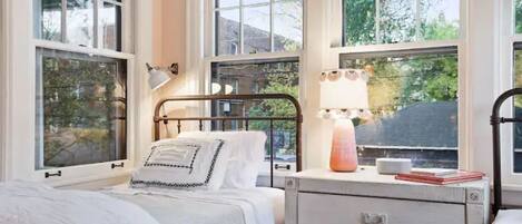 4 habitaciones, escritorio, cuna de viaje y wifi