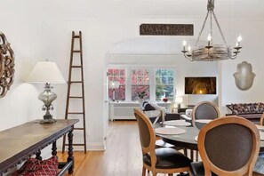 Interior - The Goodrich House 4 bdrm/ 2 bath home (Saint Paul)