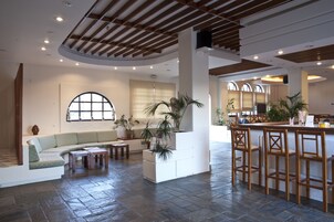 32-英寸LED 电视 （配备数码频道）、电视