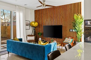 Smart TV, books