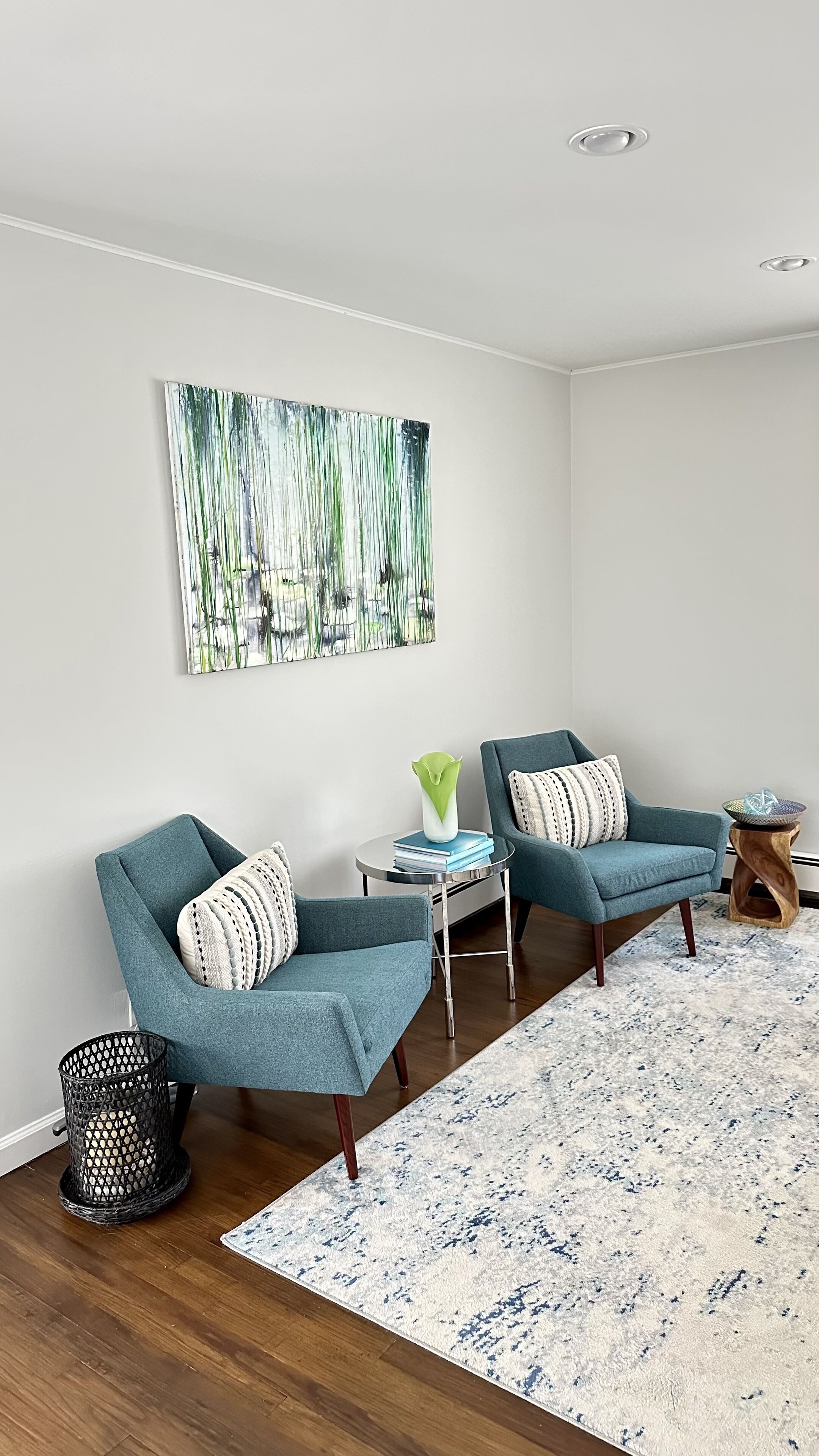 Beautiful Cottage in private Sag Harbor community nxt to beach & nature preserve