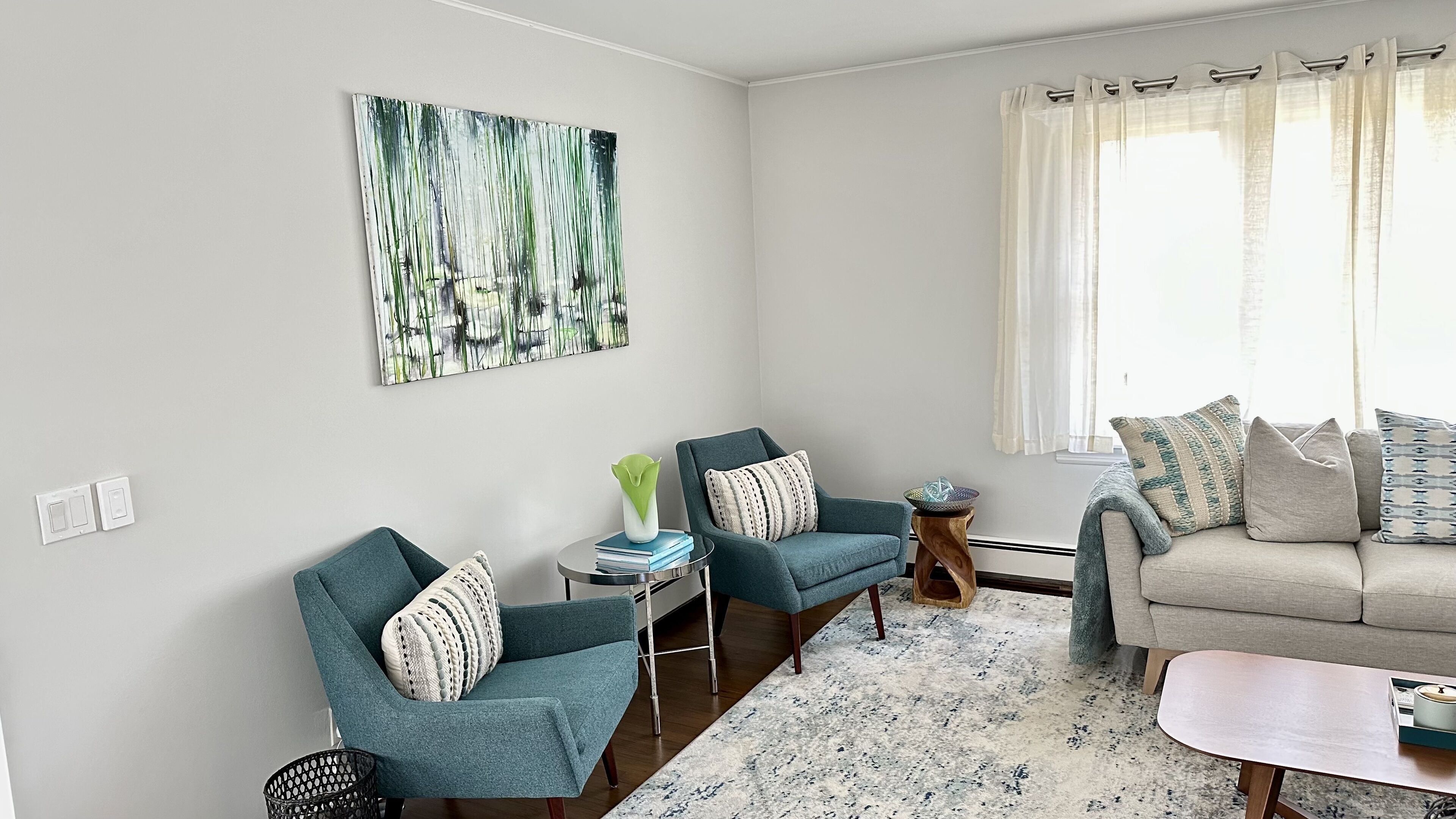 Beautiful Cottage in private Sag Harbor community nxt to beach & nature preserve