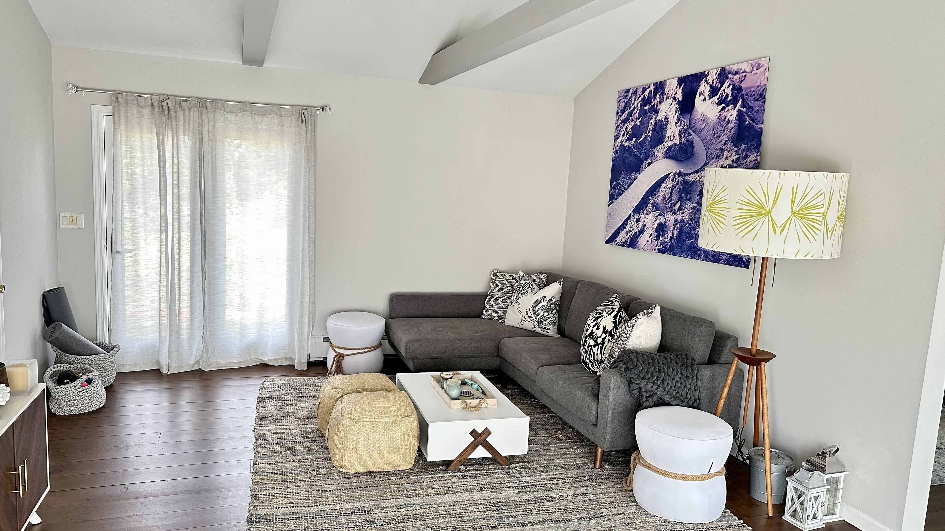 Beautiful Cottage in private Sag Harbor community nxt to beach & nature preserve