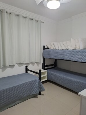 1 habitación, tabla de planchar con plancha y wifi gratis 