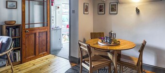 Lee Cottage - E4343A