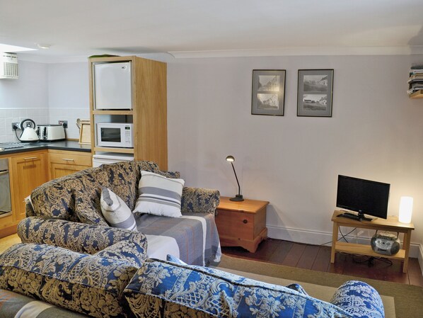 Living area - Lee Cottage - E4343A (Holy Island)