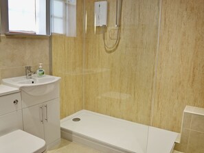 Bathroom - Lee Cottage - E4343A (Holy Island)
