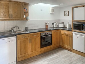 Dishwasher, cookware/dishes/utensils