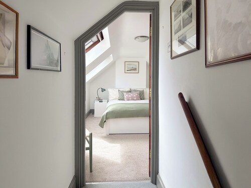 Lee Cottage - E4343A