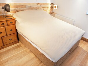 2 عدّة غرف نوم وواي فاي مجانًا وملاءات أسرّة