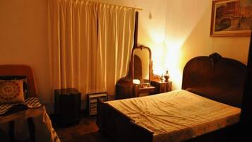 3 bedrooms, bed sheets