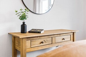 Interior - The unit comes high-speed WiFi, hotel-quality linen, and toiletries for your comfort. (Birmingham)