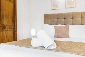 3 bedrooms, iron/ironing board, free WiFi, bed sheets