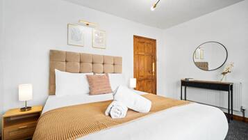 3 bedrooms, iron/ironing board, free WiFi, bed sheets