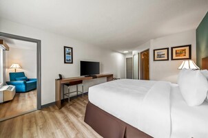 Cortinas blackout, tabla de planchar con plancha y wifi gratis 
