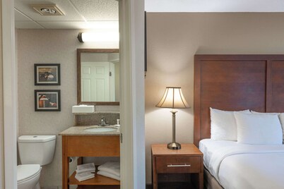 MainStay Suites Foxboro – Mansfield