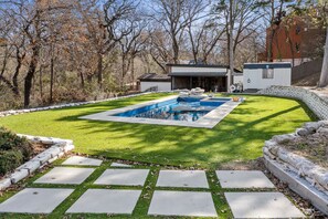 Exterior - Uncommon Grounds Estate (Dallas)
