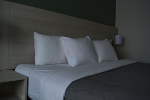 Rum - 1 kingsize-säng - icke-rökare | Skrivbord, gratis wi-fi och sängkläder