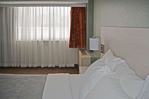 Desk, free WiFi, bed sheets
