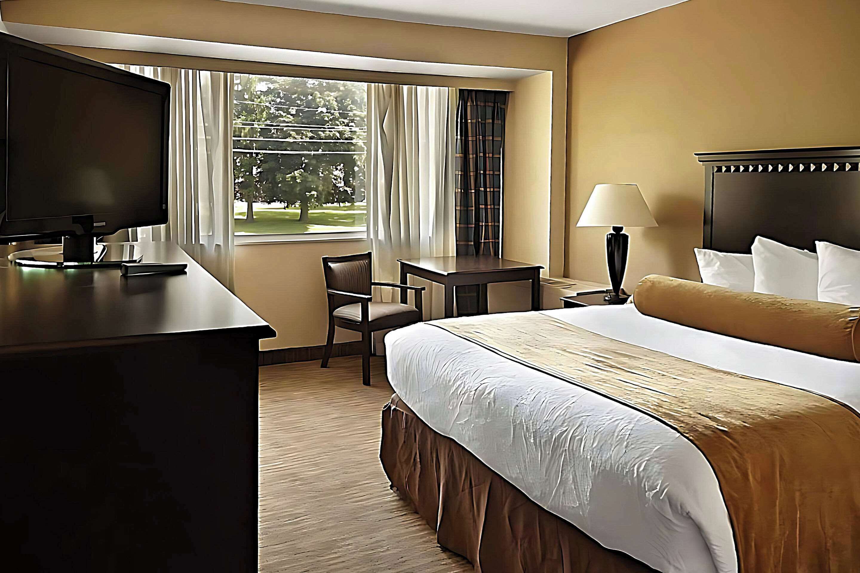 Quality Inn & Suites East Syracuse - Carrier Circle