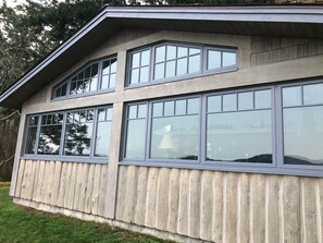 Exterior - Adorable beach cabin within a few steps to a secluded beach! (Lopez Island)