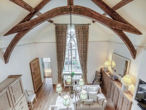 Fireplace - 2 bedroom accommodation in Dymock (Dymock)