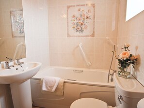 Towels - 2 bedroom accommodation in Hentland, Ross-on-Wye (Hentland, Ross-on-Wye)
