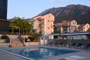 1 quarto, quartos à prova de som, Wi-Fi de cortesia, roupa de cama