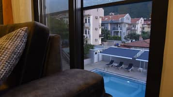 1 habitación, insonorización, wifi gratis y ropa de cama